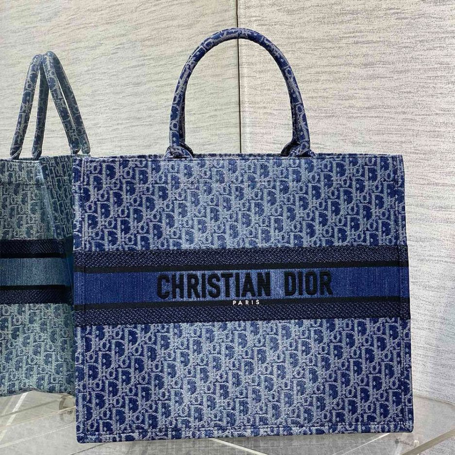 large D*or book tote