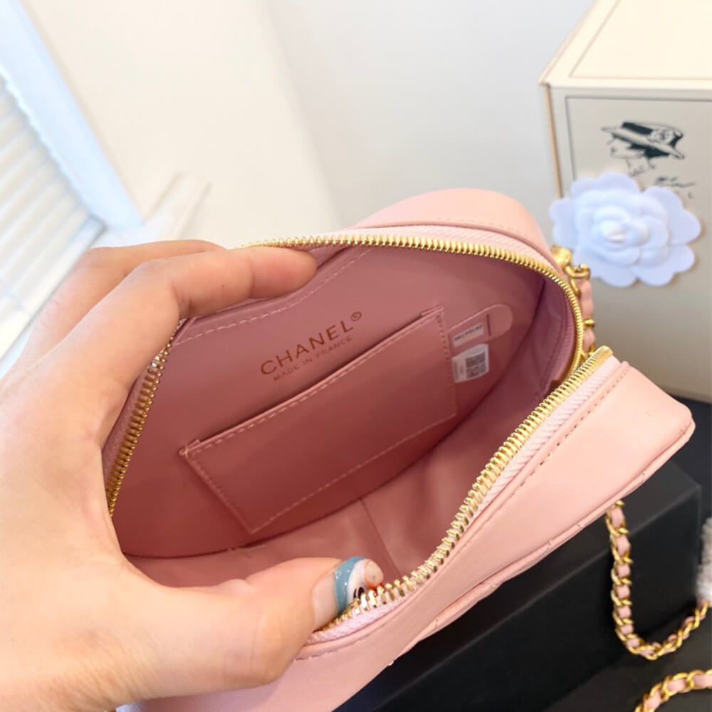 Ch*el 22s heart bag